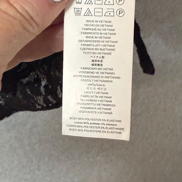 Michael Kors Red/Black Lace Top Size M - Picture 5 of 8